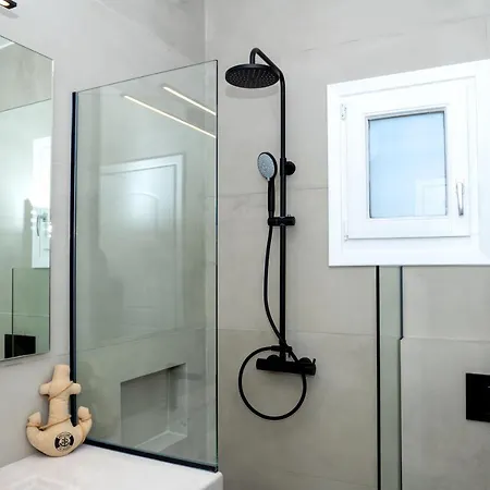 Aegean Crown Αζόλιμνος