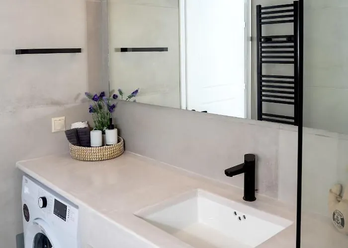 Aegean Crown أزوليمنوس