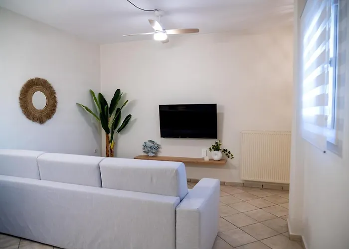 Aegean Crown Lejlighed